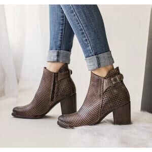 Naughty Monkey Show Stoppa Bootie Chocolate Genuine Leather Size 7.5 NWOB